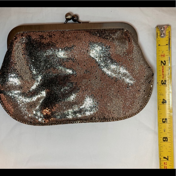 Sparkly Gold Clutch w Optional Chain - Picture 6 of 8